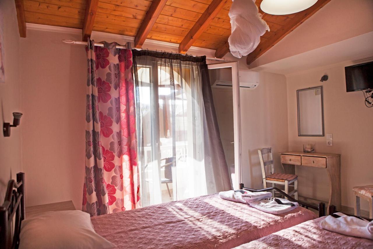 Athina Studios And Apartments Agios Georgios Pagon Eksteriør billede