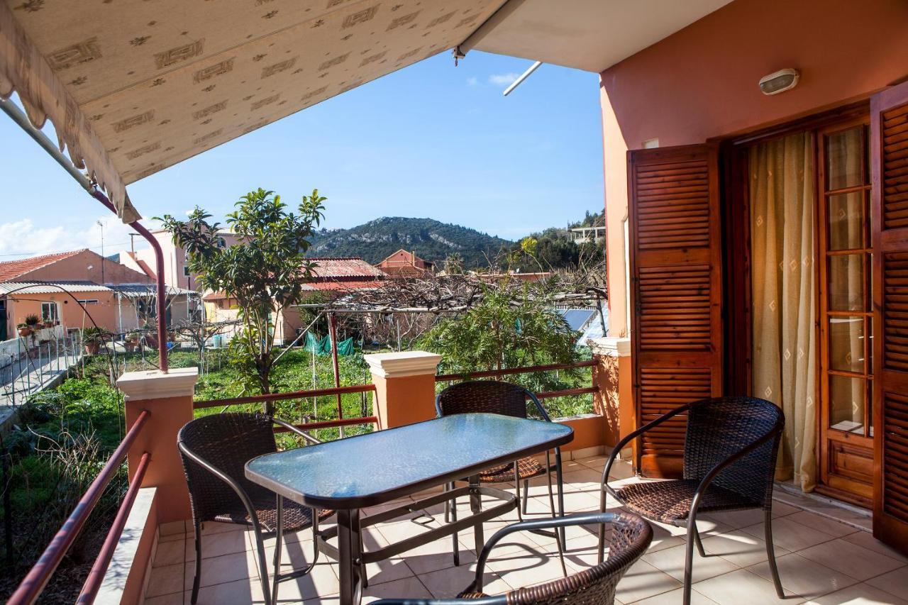 Athina Studios And Apartments Agios Georgios Pagon Eksteriør billede